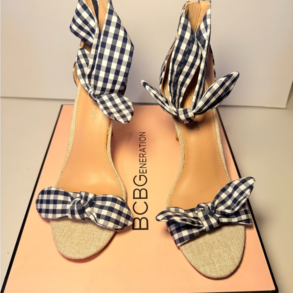 NEW BCBGeneration Navy and Cream Gingham Heels Size 7.5